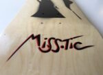 Miss.Tic skate customisé "Planche de salut"