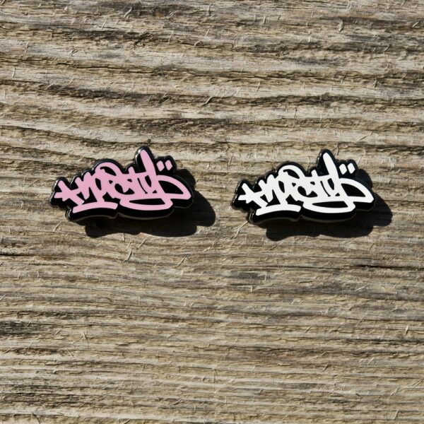 Pin's NASTY blanc + rose